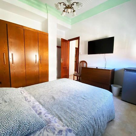 La Malvarrosa Beach Rooms In Shared Apartment Valencia Eksteriør billede