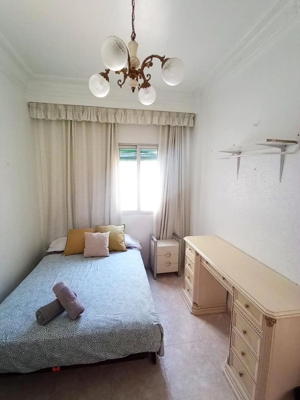 La Malvarrosa Beach Rooms In Shared Apartment Valencia Eksteriør billede